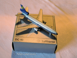 Airplane Douglas DC-10 Lufthansa from Schuco out of metal