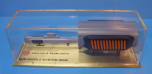 U-Boot Abeking & Rasmussen Sub-Saddle-System in Vitrine