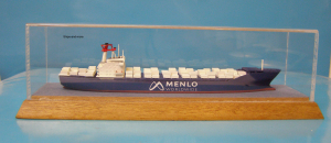 Containership "Menlo Worldwide" (1 p.) from Jahnke in showcase