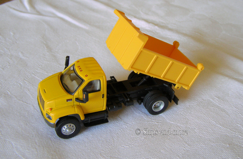 Truck US GMC 8500 short yellow Nr. 21821 Schuco H0 Edition 1:87 Metall