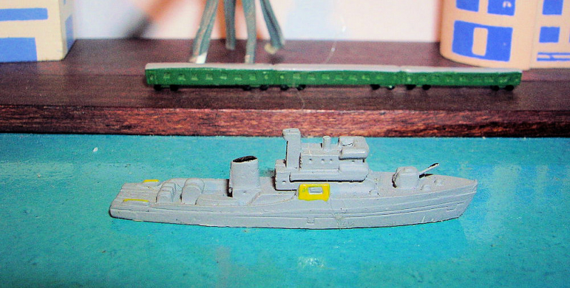 Coastal minesweeper "KM 1" (1 p.) GER 1957 No. S 3 from Hansa