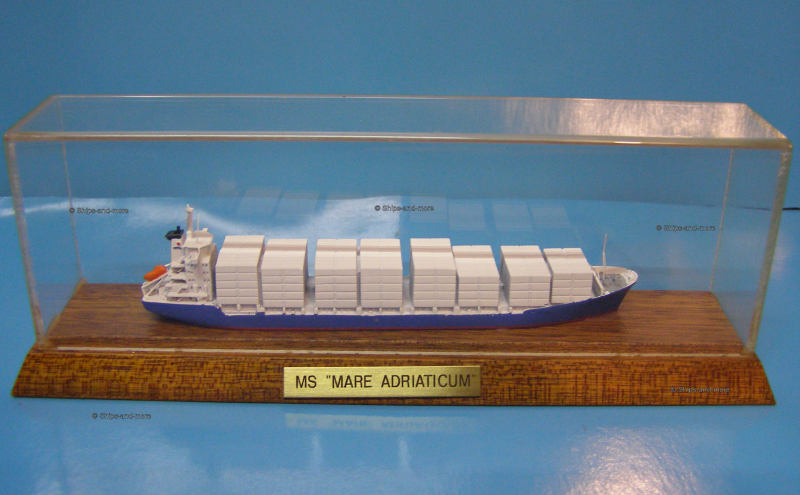 Containerschiff "Mare Adriaticum" (1 St.) D 1993 CMKR 156 von CM in Vitrine