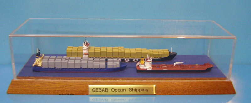 3 different freighter in showcase from Marian Jahnke scale 1:2400 , Gebab Ocean Shipping I